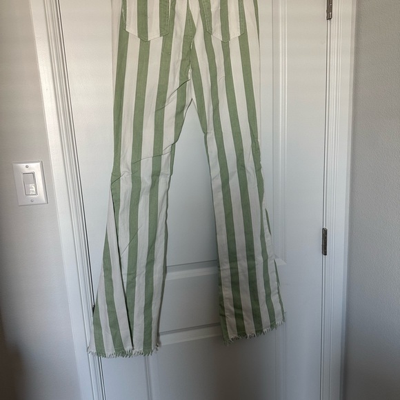 Women’s Bell Bottom Jeans- New with Tag - Picture 2 of 5